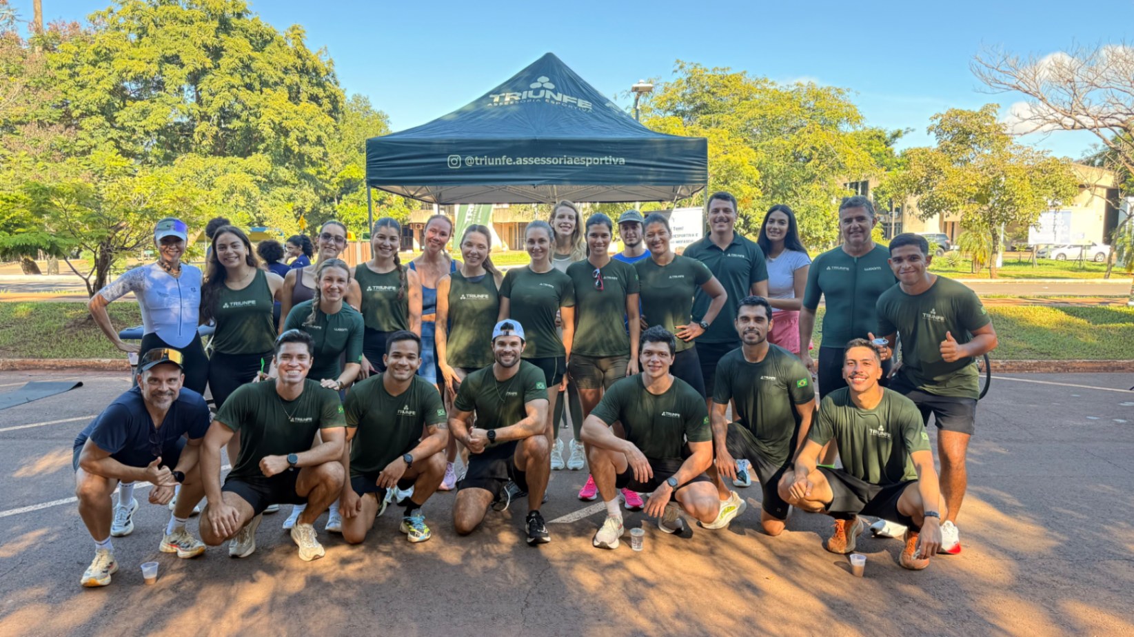 Atletas da Triunfe reunidos após treino em Campo Grande